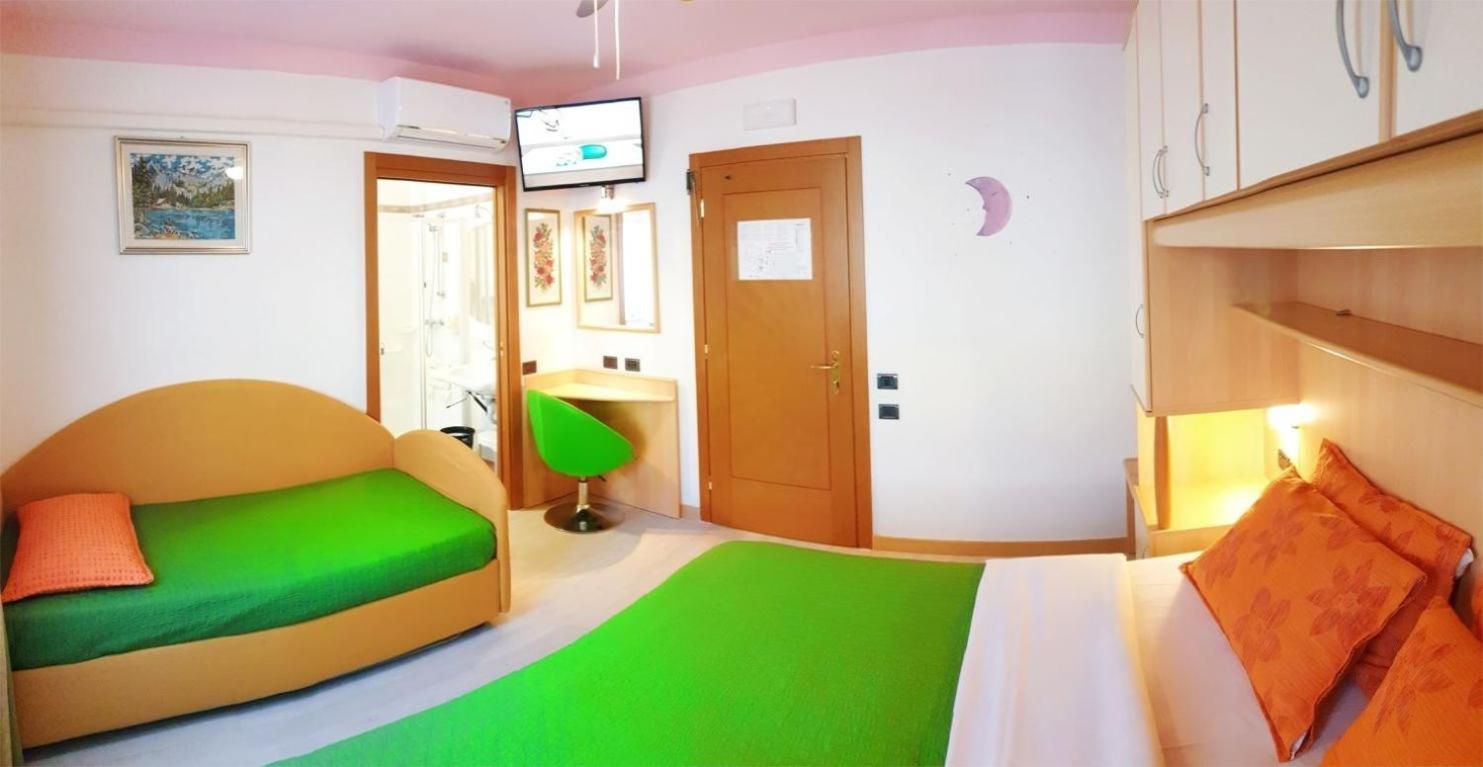 Family Hotel Primavera Levico Terme Exterior photo