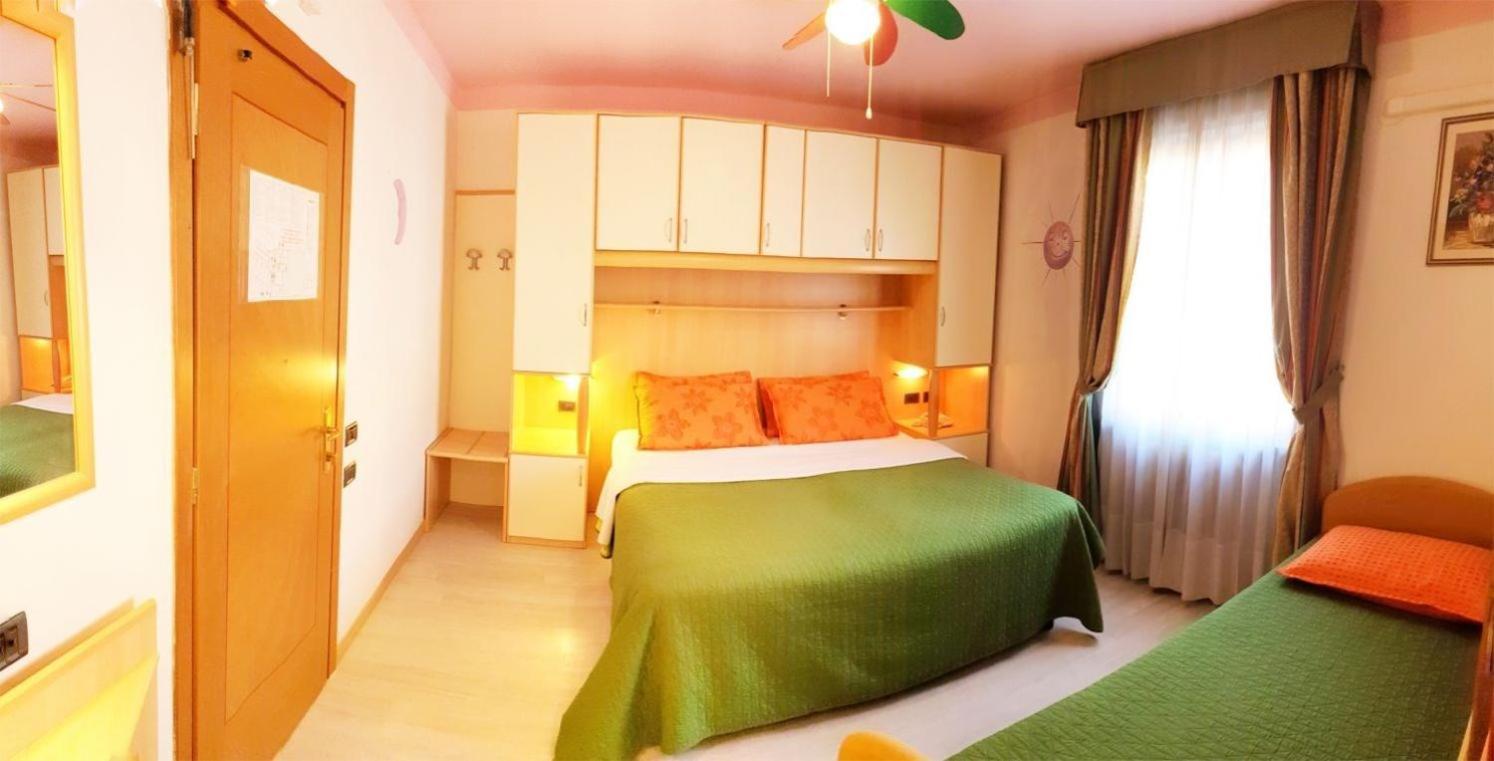Family Hotel Primavera Levico Terme Exterior photo