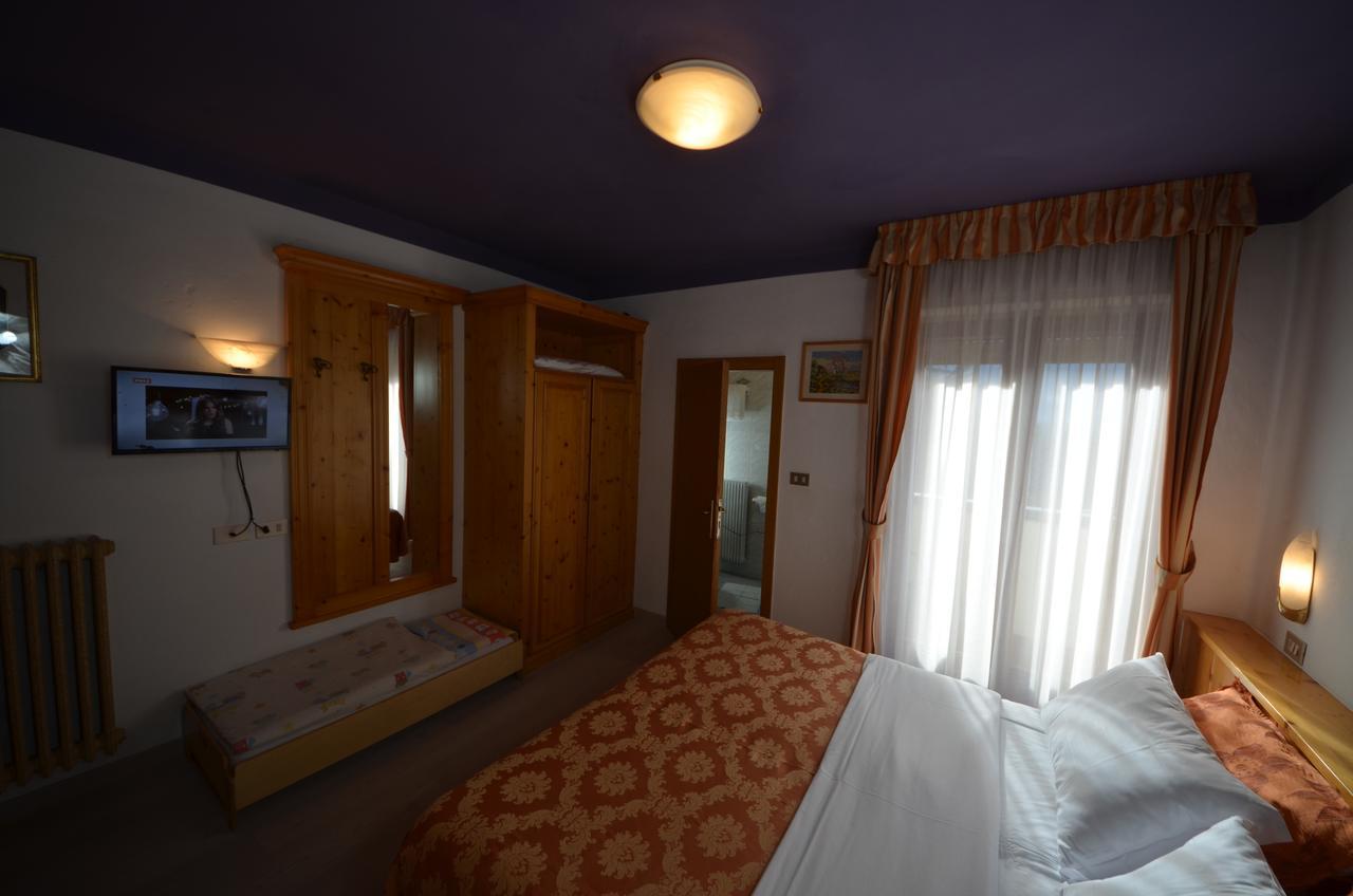 Family Hotel Primavera Levico Terme Exterior photo