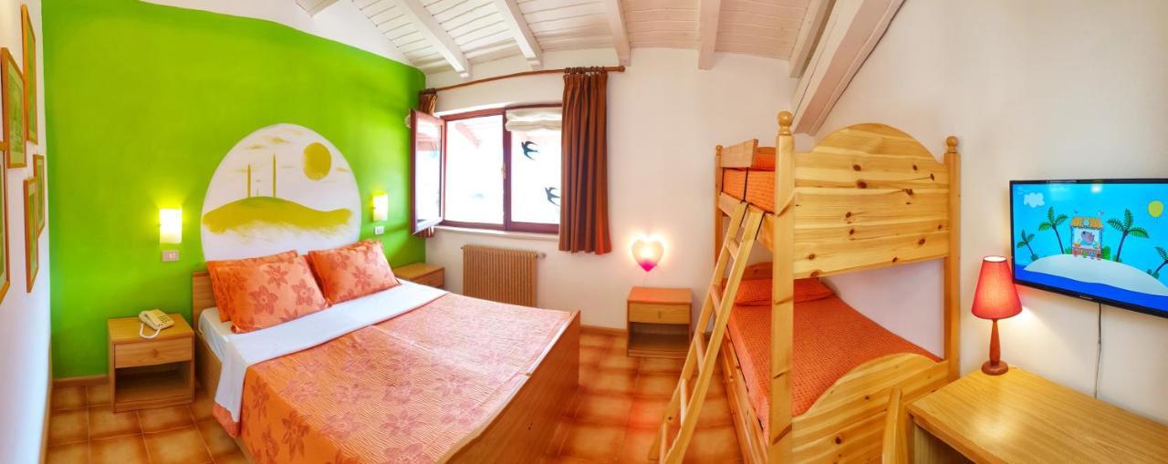 Family Hotel Primavera Levico Terme Exterior photo